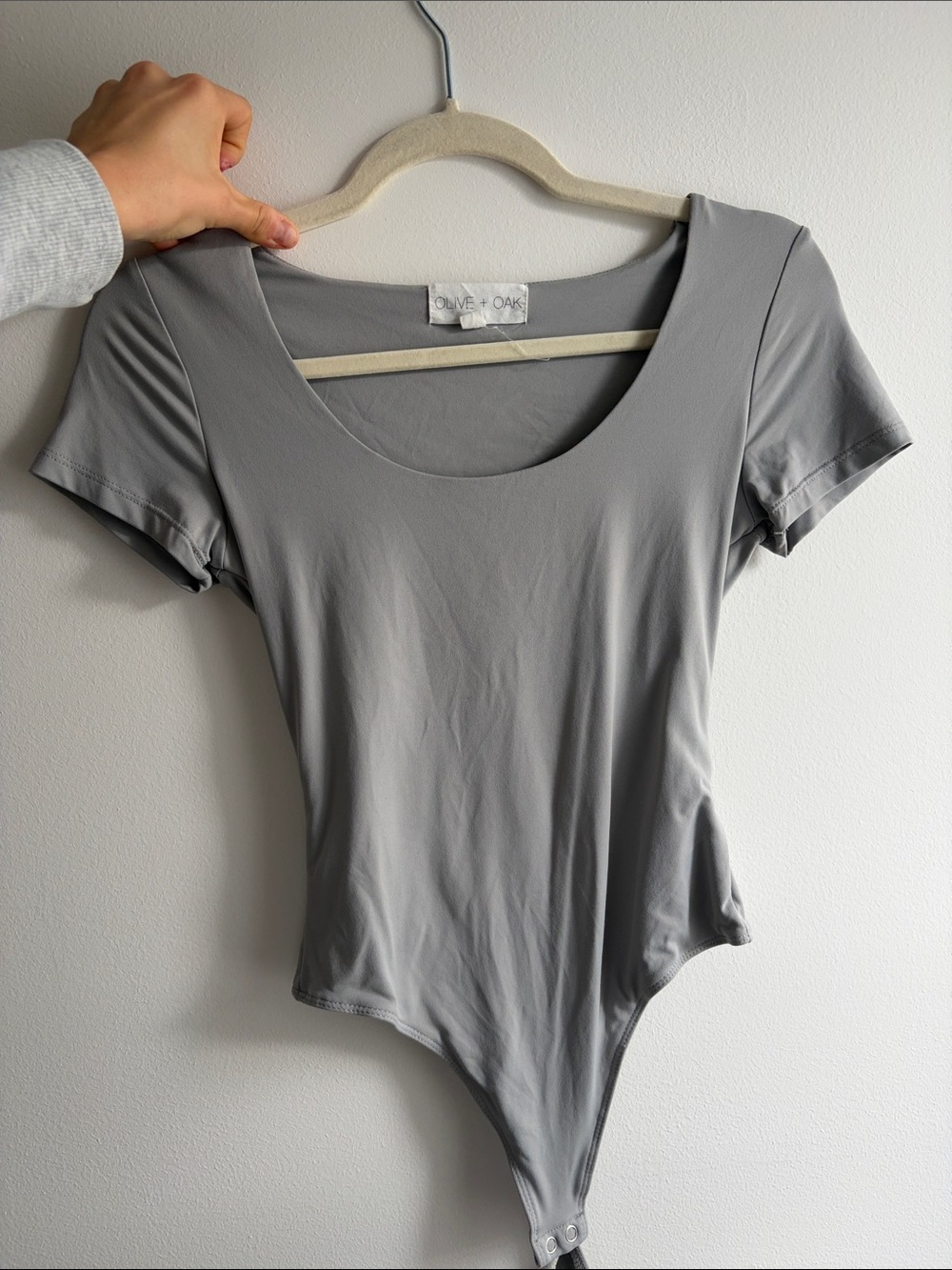 Olive & Oak Light Gray Scoop Neck Short Sleeve Bodysuit